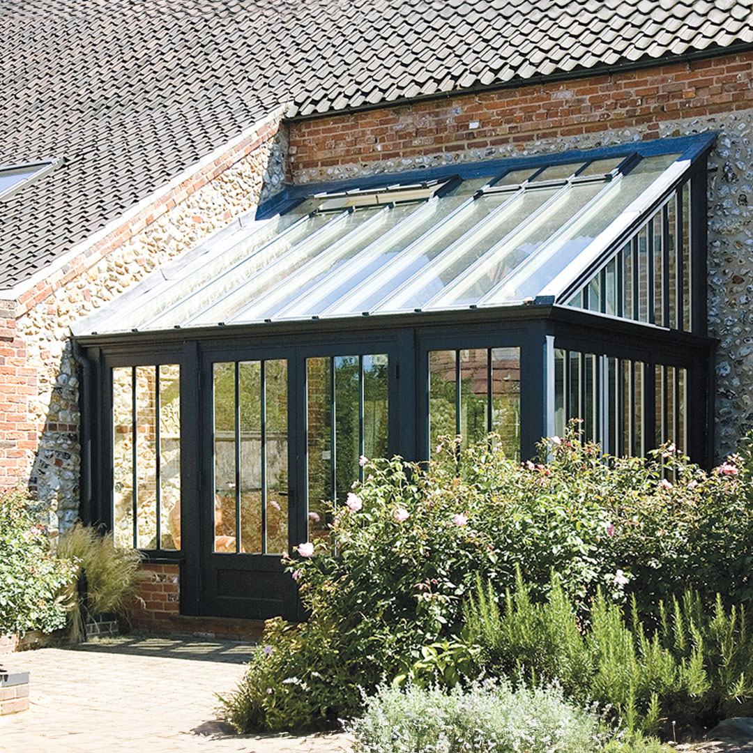 Small lean-to conservatory