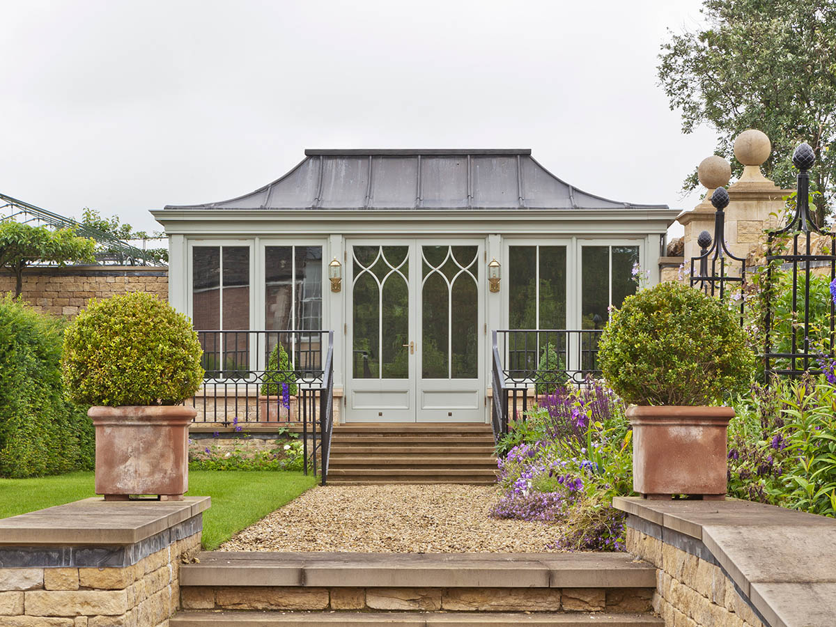 Example of a freestanding garden room